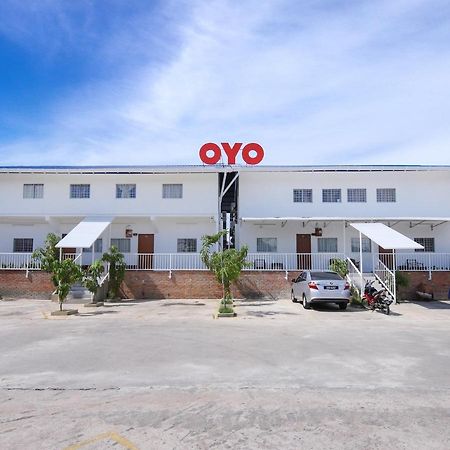 Oyo 44011 Weng Bee Guest House Kota Kinabalu Exterior photo