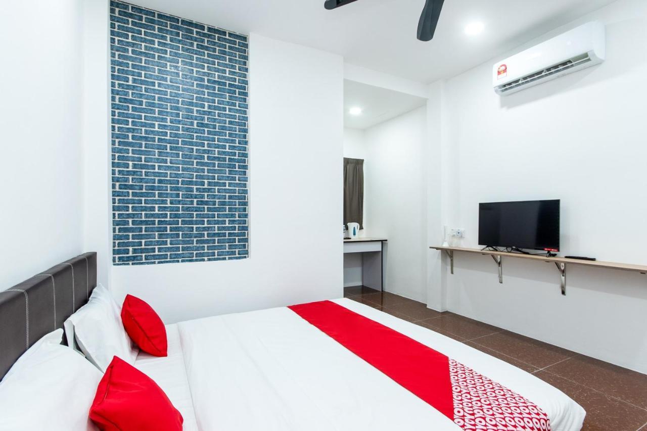 Oyo 44011 Weng Bee Guest House Kota Kinabalu Exterior photo
